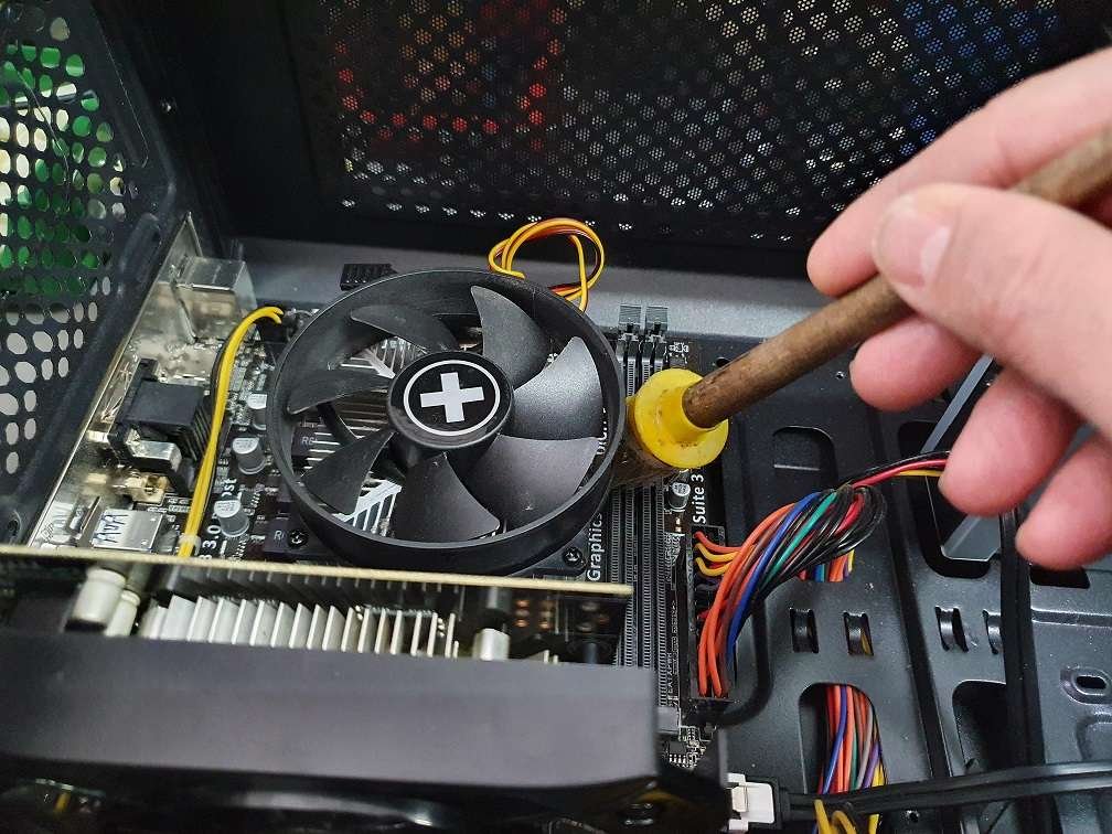 Office/Home PC internal cleaning with thermal paste